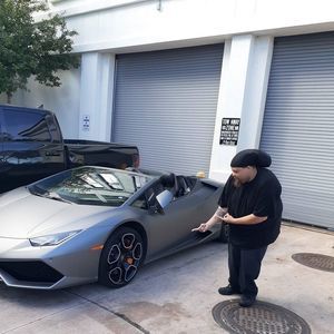 Meet your Posher, Levar